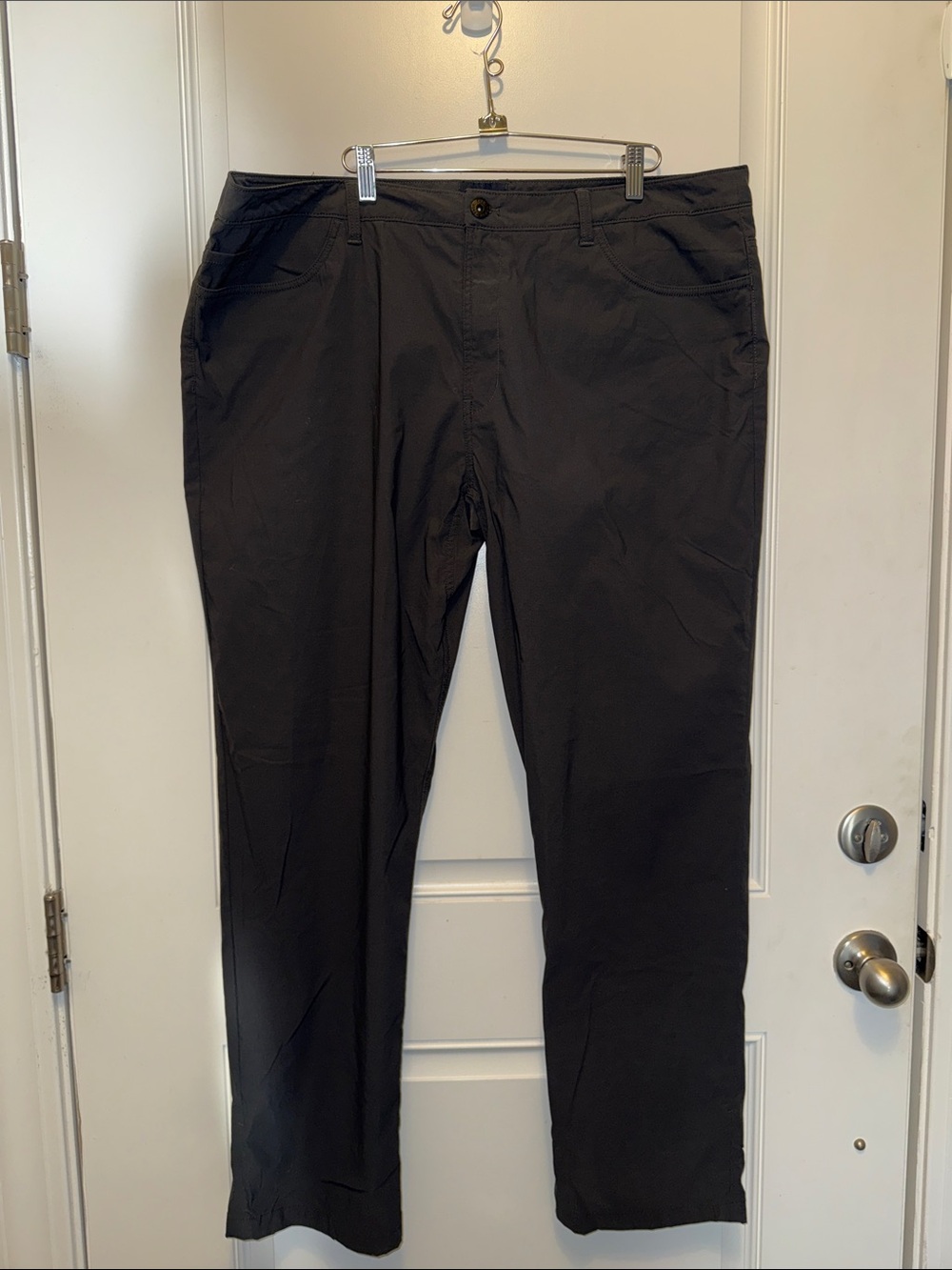 The north face men’s standard fit trail pants dark gray size 40